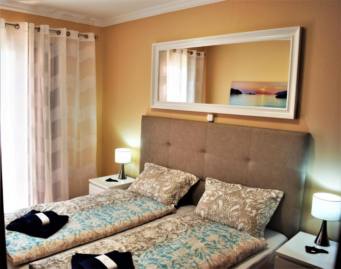 Victoria Family Apartman Tenerife Costa Del Silencio Bagian luar foto
